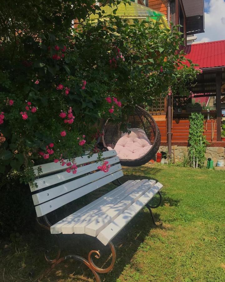 Karpats'Kyi Kalejdoskop Hotel สลาฟสเก ภายนอก รูปภาพ